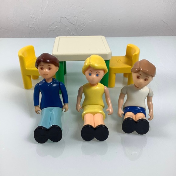 Little Tikes dollhouse mom dad son table two chairs bundle of 6 - Picture 10 of 12